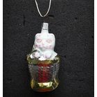 Елочная игрушка СССР . Котенок в корзине.