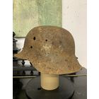 Каска шлем М42 с боевыми повреждениями