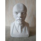 Огромный, больших размеров бюст В. И. Ленина. СССР, 1970 год.