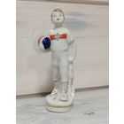 Фарфоровая статуэтка" Юный Динамовец" Барановка.