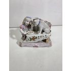 Девушка кормит будьдога. Conta Boehme. Старая Германия