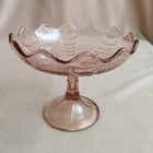 Ваза на ножке Розовое стекло, Нёман. СССР