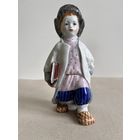 СТАТУЭТКА ФАРФОРОВАЯ "ФИЛИППОК". ЛФЗ. В/С. СМ.ФОТО, ОПИСАНИЕ.