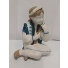 Все лоты с 1р.Девочка в народном костюме