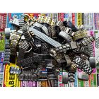 Более 1,7 кг. разнообразных браслетов, ремешков и их частей (звенья, застежки, шпильки и т. п.) для наручных часов.