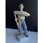 Статуэтка "Косарь", фарфор, мануфактура "Carl Scheidig"Германия 1935-1972гг.