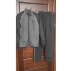 Мужской спортивный костюм Crivit 48 размера. Новый. Цвета: черный, серый и молочный. Мягкая и приятная на ощупь ткань, внутри сетка. Качественная фурнитура, хорошие лекала. Мастерка имеет 2 кармана на