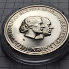 Нидерланды серебрянная медаль Юлиана и Бернхард  25 годовщина свадьбы 1962 года. Серебро 925пр  .
