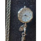 Часы кулон на цепочке