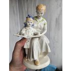 СТАРТ С 1 РУБЛЯ БЕЗ МЦ НА 3 ДНЯ Фарфоровая статуэтка "Первая книга"