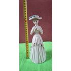 Фарфоровая статуэтка