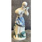 Статуэтка фарфоровая Девушка с калиной " Цветет терен. Девушка у плетня "ЗХК Полонное 1973-1991 ГОДА.