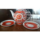 Чайник и блюдца