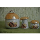 Солонки фарфоровые  (  набор )  Ф,Ф  Сысерть   все целое  ( высота  10 см ; 6,5 см ; 4,5 см )