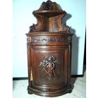 Старинный угловой комод.