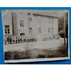 Фото построения у казармы. 9х12 см.