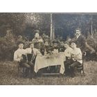 Фото ПМВ .  Кадеты РИА выпивают, на столе алкоголь .Оригинал!