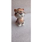 КОЛЛЕКЦИОННАЯ ФАРФОРОВАЯ СТАТУЭТКА ТИГРЁНОК ДОБРУШ ОРИГИНАЛ  .  Распродажа Коллекции !!! . Экспресс  Аукцион не с рубля без МПЦ и прочего 3 ДНЯ  .Много лотов в продаже .