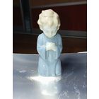 Статуэтка "Мальчик читает книгу", Фарфор, Metzler & Ortloff, Германия Высота: 8.5 см