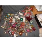 Новогодние,ёлочные игрушки из СССР 25 шт.,гирлянда(в ремонт),дождики,бусы и др.С рубля.