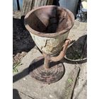 Чугунная уличная урна