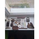 Различные бытовые предметы.