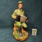 Старт с 1 Рубля !!! Большая Статуэтка СССР Солдат Красноармеец с гармошкой Партизан Летчик пилот !!!