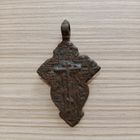 Нательный крестик лепесток с остатками эмали