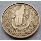 Мадагаскар.  10 франков 1953 год  KM#6  Тираж: 25.000.000 шт