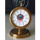 Часы настольные "70 лет Победы", на батарейке. ЧЗ Луч. Высота 8,5 см, диаметр циферблата 5,5 см.