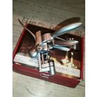 Штопор рычажного типа, рабочий, есть мелкий дефект.