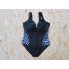 Купальник фирменный, р.56 Визуально стройнит