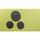 Медные монеты по полкопейки 1925 и 1899 годов плюс 1 копейка 1924 года