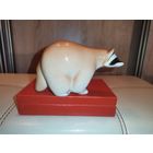 Фарфоровая статуэтка "Енот", ЛФЗ, времён СССР, есть дефект.