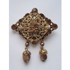 Брошь двухуровневая с кристаллами