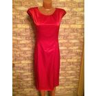 Гламурное ярко-красное платье на 42 размер. Качественнаяя, гладкая ткань, аккуратный фасон. Длина 100 см, ПОталии около 36 см.