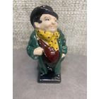 Фарфоровая статуэтка Royal Doulton  Тони Уэллер Диккенс. Англия высота 11 см.