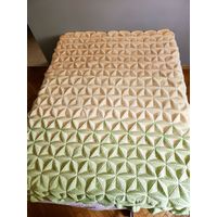 Плед вязаный ручная работа крючком из треугольных мотивов интерьер ручная работа handmade