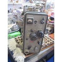 Радиостанция Р-105М с гарнитурой.