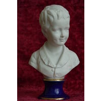 Бюст фарфоровый   20,5 см (  целая )