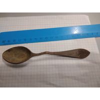 Ложка старая с рисунками. Находка