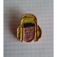 Брошь (значок) "Мальчик в шапке".