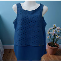 Летняя блузка насыщенного цвета