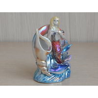 Статуэтка "Русалка и дельфины".