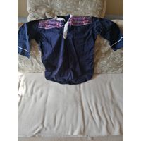 Африка, экзотика, национальная рубашка выходного дня африканского мужчины. N 1