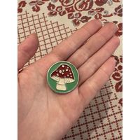 Мухомор ЗНАЧОК С РУБЛЯ