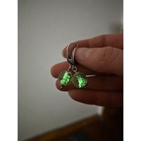 Серьги ручной работы из стекла (светятся в темноте фото) в серебре