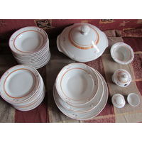 Столовый сервиз на 12 персон, 32 предмета, новый. Годный подарок новосёлам!