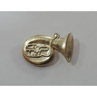 Брошь - значок "Труба". Размер 2-3 см. Алюминий.