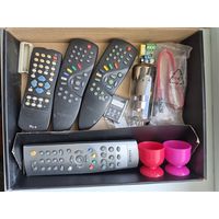 Пульты, АКБ, лампа электронная, кабель SATA и другое